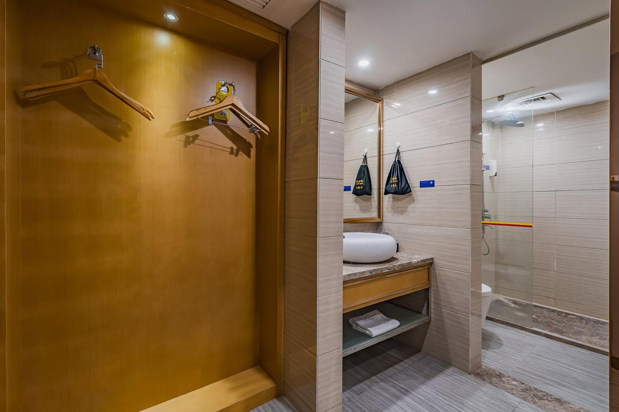 Super 8 Hotel Select Guangzhou Railway Station Xicun Subway Station Buitenkant foto